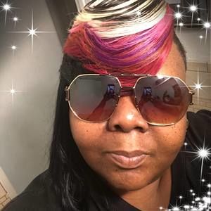 Meet your Posher, Angela